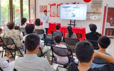 生态城医院健康“双保”进社区：急救技能+科学减脂！